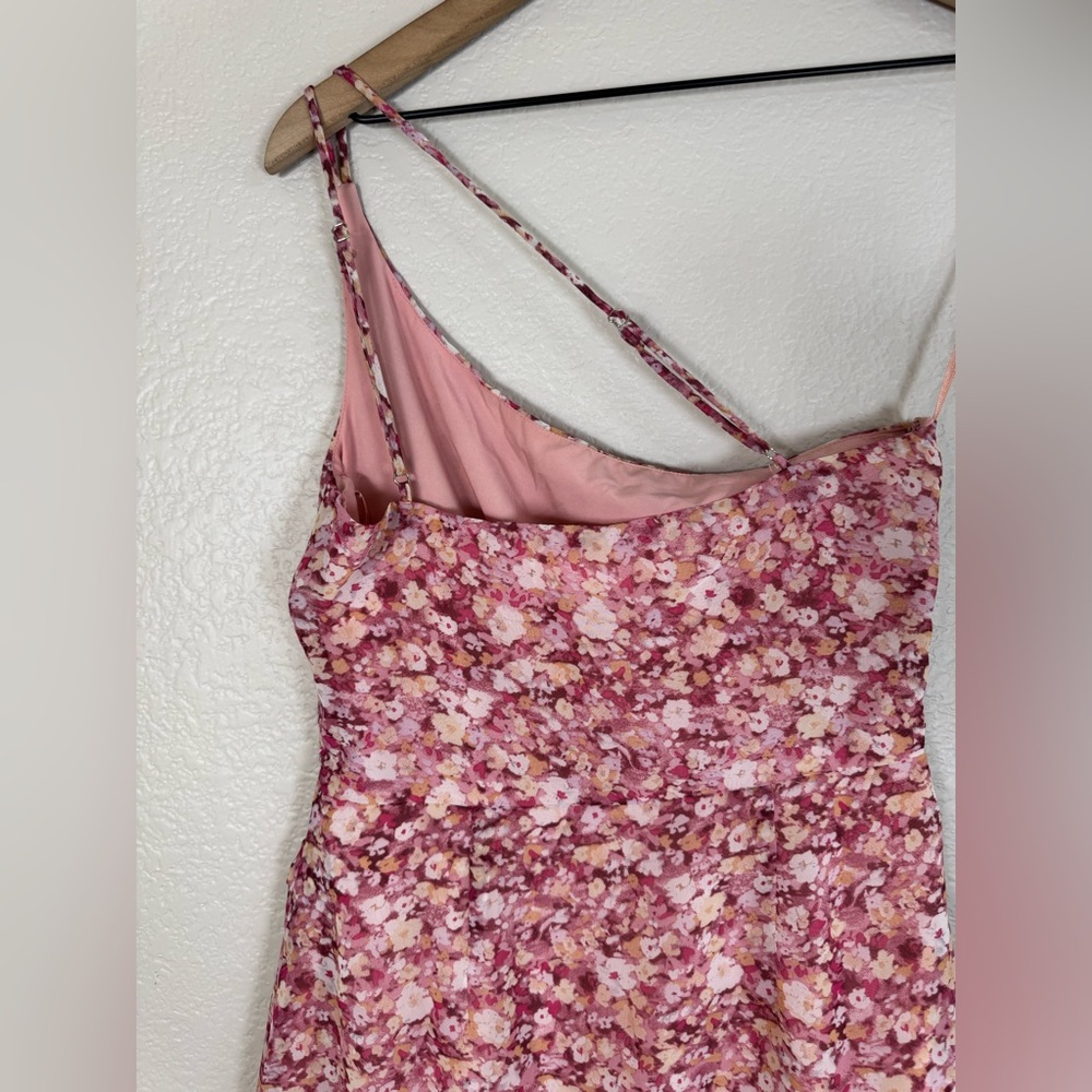Astr One-Shoulder Pink Floral Midi Dress - Picture 14 of 16